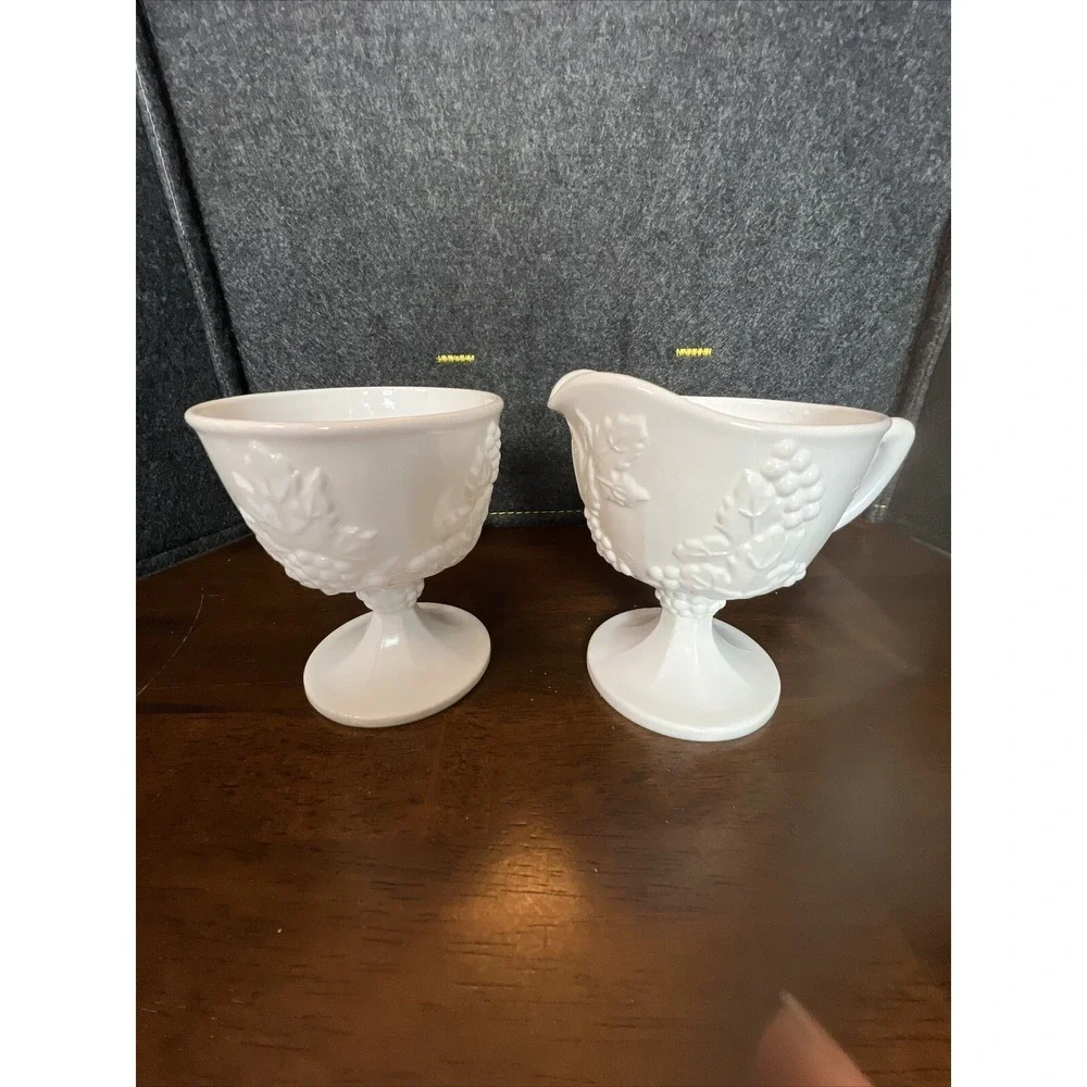 VINTAGE INDIANA GRAPE HARVEST‎ MILK GLASS PEDESTAL CREAMER AND SUGAR BOWL SET